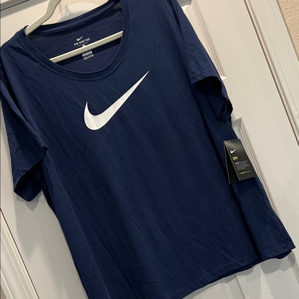 Nike Navy Blue Tee with White Logo - Picture 6 of 6